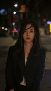 Chín Năm Tôi Như Trò Hề