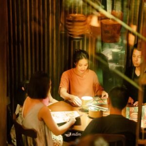 Không Có Bữa Cơm Nào Là Miễn Phí Cả!