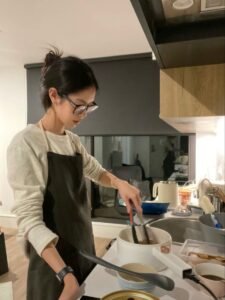 TÔI LÀM NỘI TRỢ CẢ ĐỜI VÔ DANH