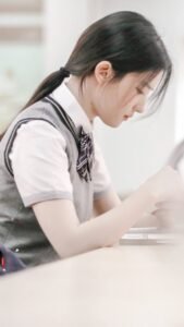 TÔI LUÔN BỊ GIÁM SÁT