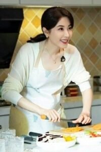 CON TÔI GIÚP NGƯỜI KHÁC